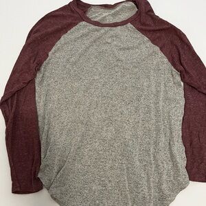 American Eagle Outfitters Maroon and Heather Gray Raglan Tee